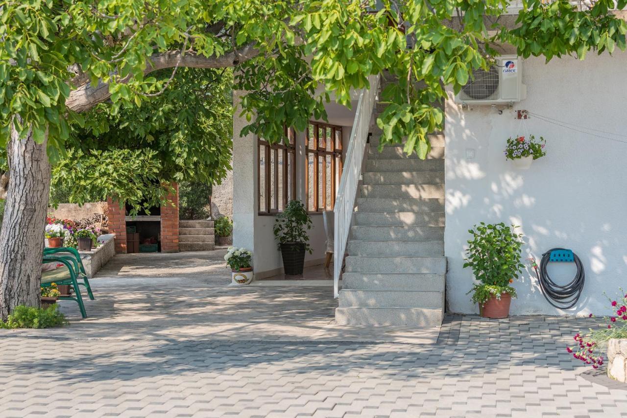 Apartment Strawberry Макарска Экстерьер фото