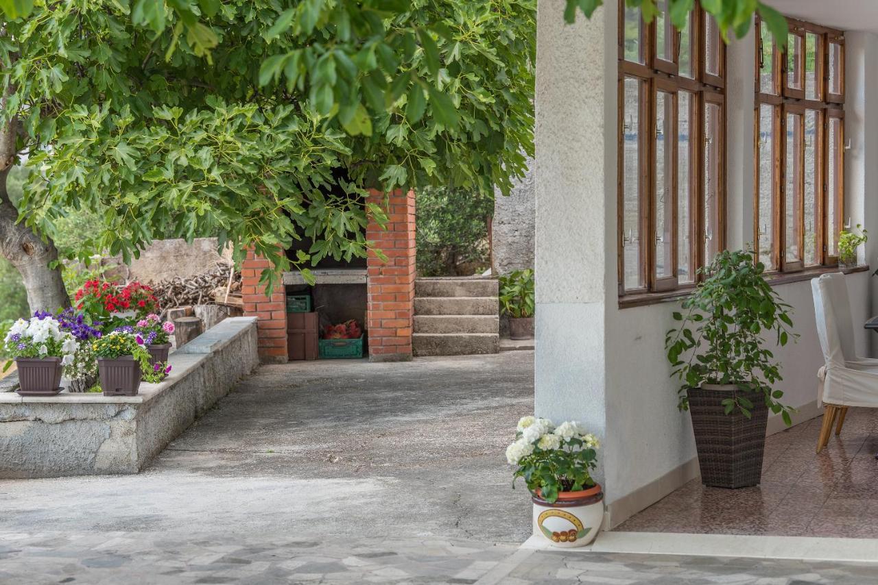 Apartment Strawberry Макарска Экстерьер фото